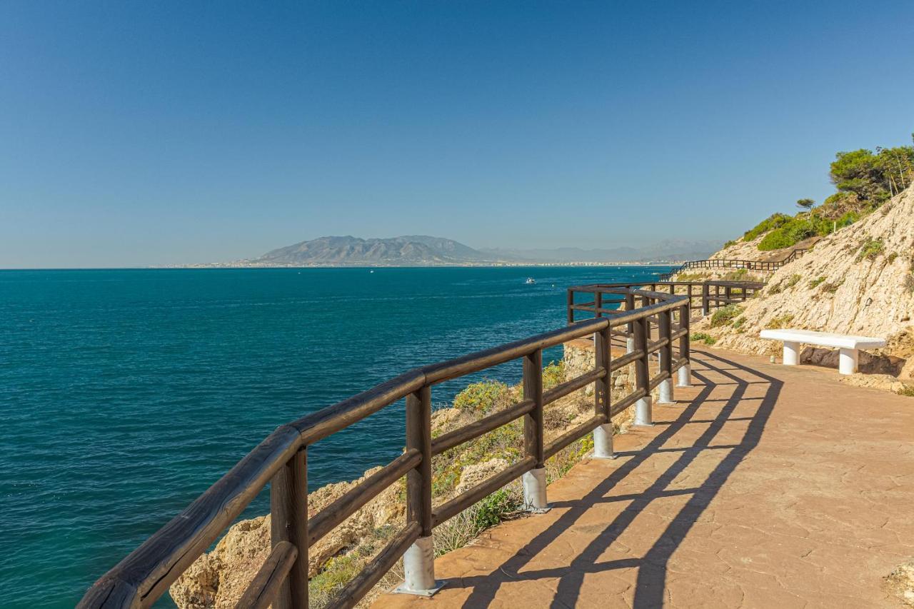 Villa Alboran Beachfront 9Pax Торре-де-Бенагальбон Экстерьер фото